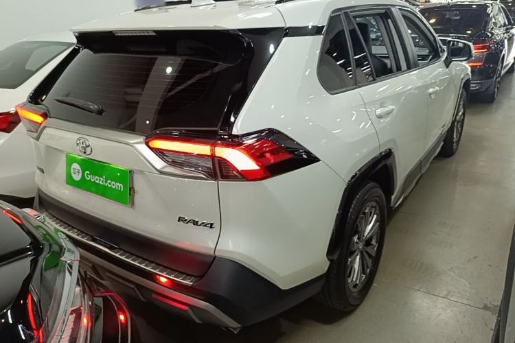 Used Toyota RAV4 2024 2.0L CVT Two-Wheel Drive Fashion Plus Edition Rear Right 45 Deg