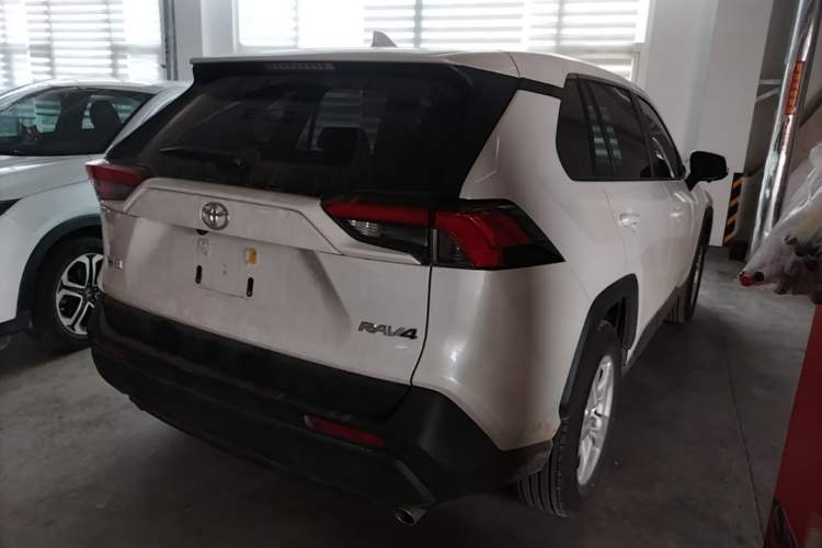 Used Toyota RAV4 2024 2.0L CVT Two-Wheel Drive Urban Edition Rear Right 45 Deg
