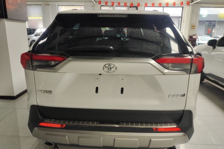 Used Toyota RAV4 2024 2.0L CVT Two-Wheel Drive Fashion Plus Edition Rear