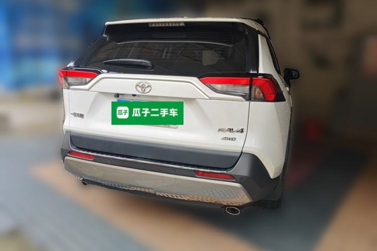 Used Toyota RAV4 2024 2.0L CVT Two-Wheel Drive Fashion Edition Rear
