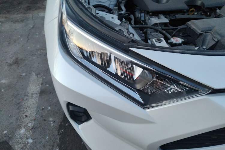 Used Toyota RAV4 2024 2.0L CVT Two-Wheel Drive Urban Edition Right Front Headlight