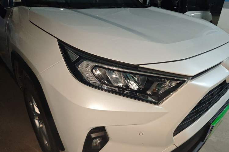 Used Toyota RAV4 2024 2.0L CVT Two-Wheel Drive Urban Edition Right Front Headlight