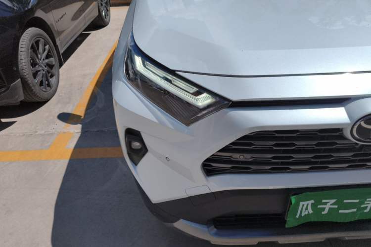 Used Toyota RAV4 2024 2.0L CVT Two-Wheel Drive Fashion Plus Edition Right Front Headlight