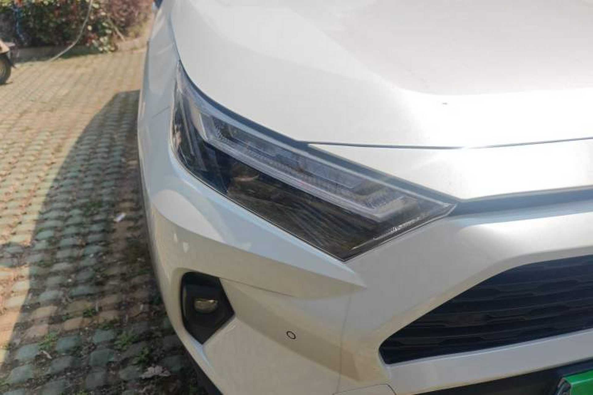 Used Toyota RAV4 2024 Dual-Motor 2.5L E-CVT Two-Wheel Drive Elite Plus Edition Right Front Headlight