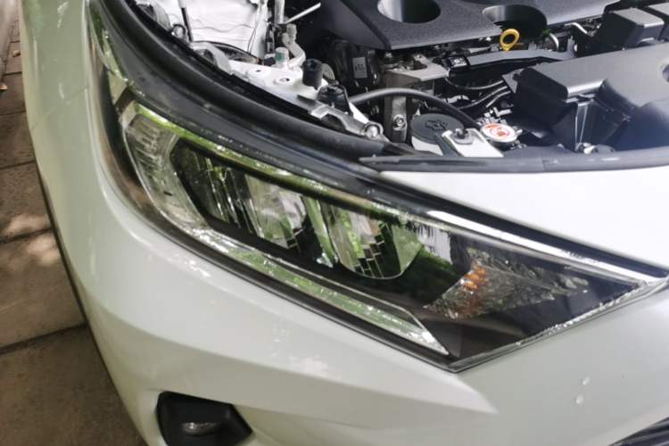 Used Toyota RAV4 2024 2.0L CVT Two-Wheel Drive Urban Edition Right Front Headlight