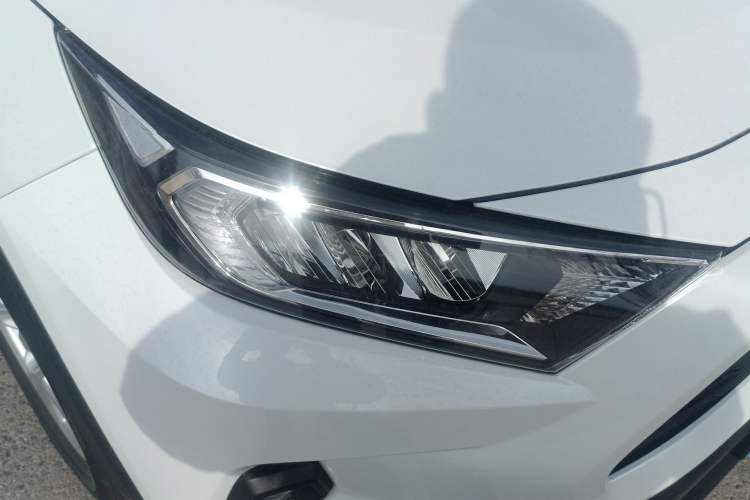 Used Toyota RAV4 2024 2.0L CVT Two-Wheel Drive Urban Edition Right Front Headlight