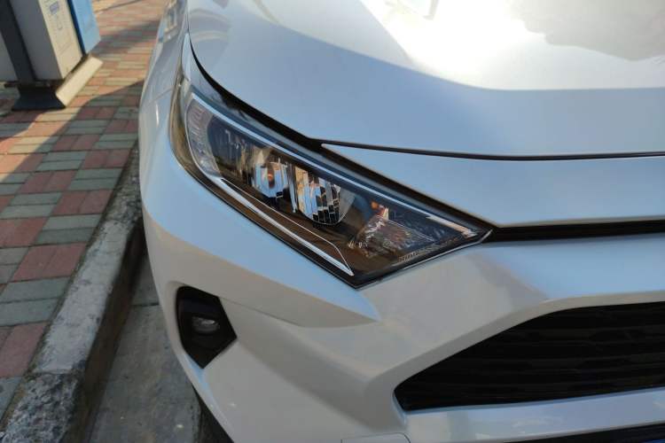 Used Toyota RAV4 2024 2.0L CVT Two-Wheel Drive Urban Edition Right Front Headlight