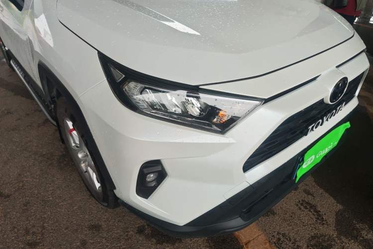 Used Toyota RAV4 2024 2.0L CVT Two-Wheel Drive Urban Edition Right Front Headlight