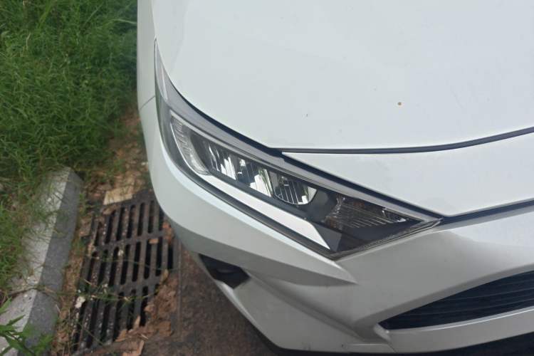 Used Toyota RAV4 2024 2.0L CVT Two-Wheel Drive Urban Edition Right Front Headlight