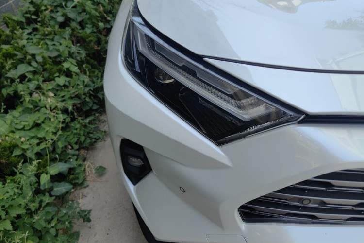 Used Toyota RAV4 2024 2.0L CVT Two-Wheel Drive Fashion Plus Edition Right Front Headlight