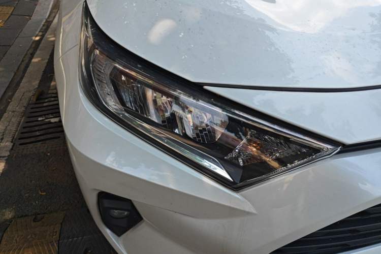Used Toyota RAV4 2024 2.0L CVT Two-Wheel Drive Urban Edition Right Front Headlight
