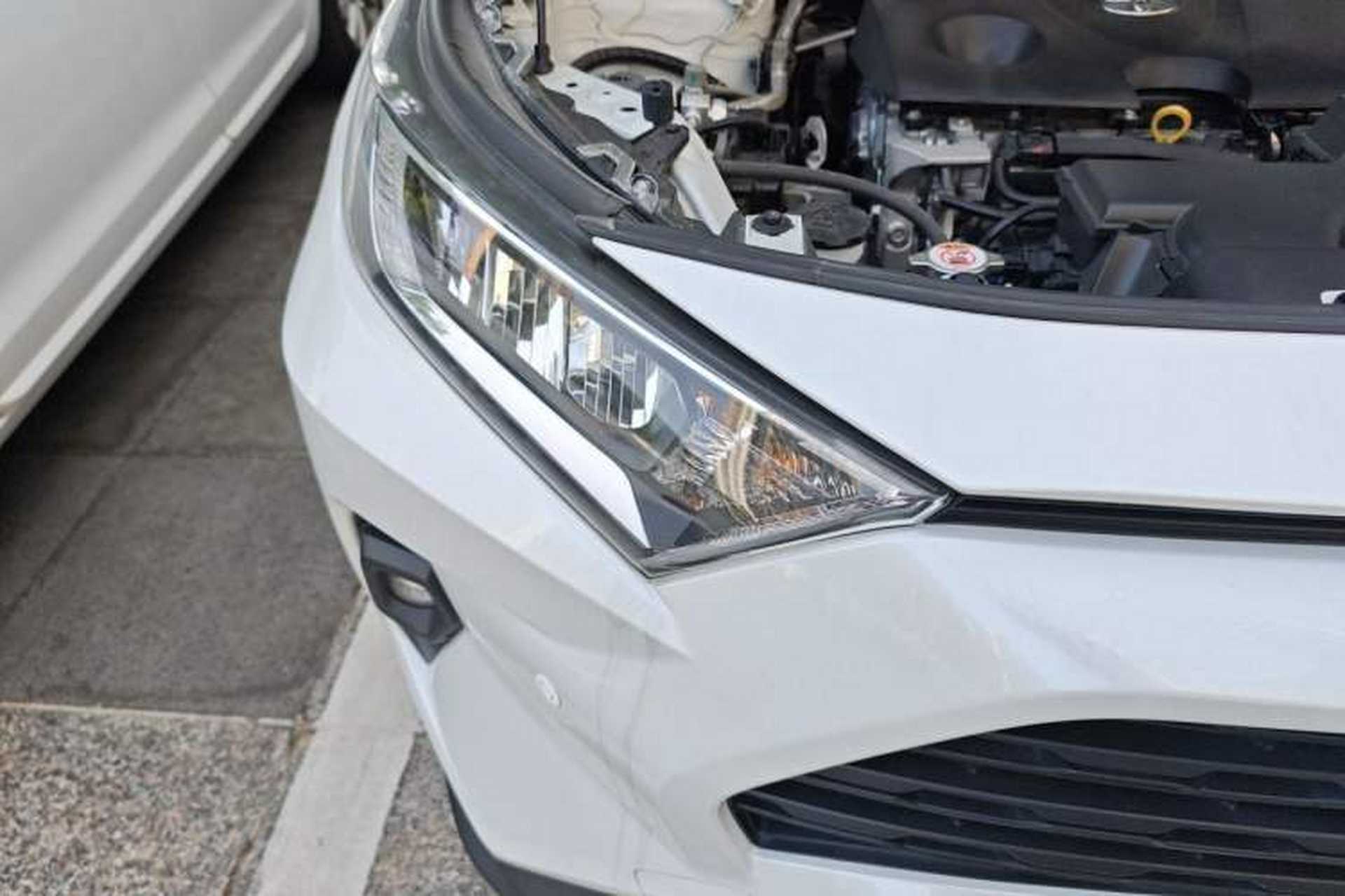 Used Toyota RAV4 2024 2.0L CVT Two-Wheel Drive Urban Edition Right Front Headlight