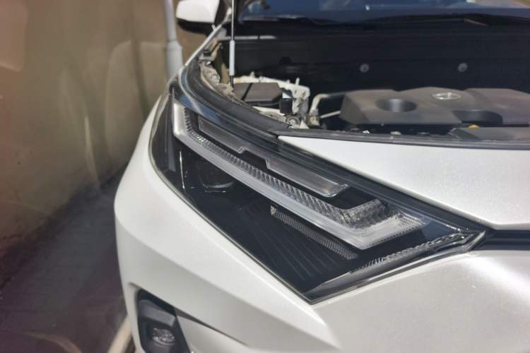 Used Toyota RAV4 2024 2.0L CVT Two-Wheel Drive Fashion Plus Edition Right Front Headlight