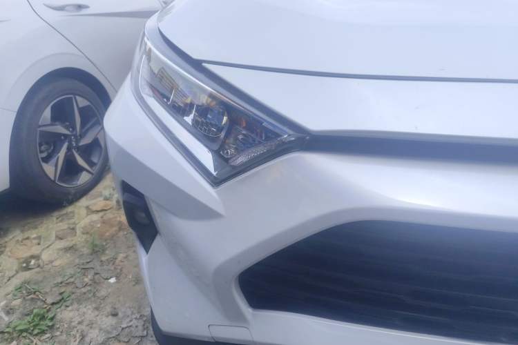 Used Toyota RAV4 2024 2.0L CVT Two-Wheel Drive Urban Edition Right Front Headlight
