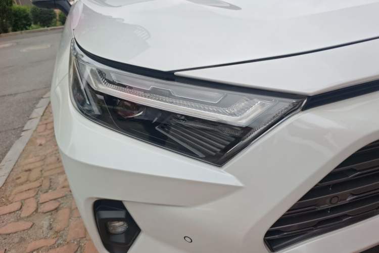 Used Toyota RAV4 2024 2.0L CVT Two-Wheel Drive Fashion Plus Edition Right Front Headlight