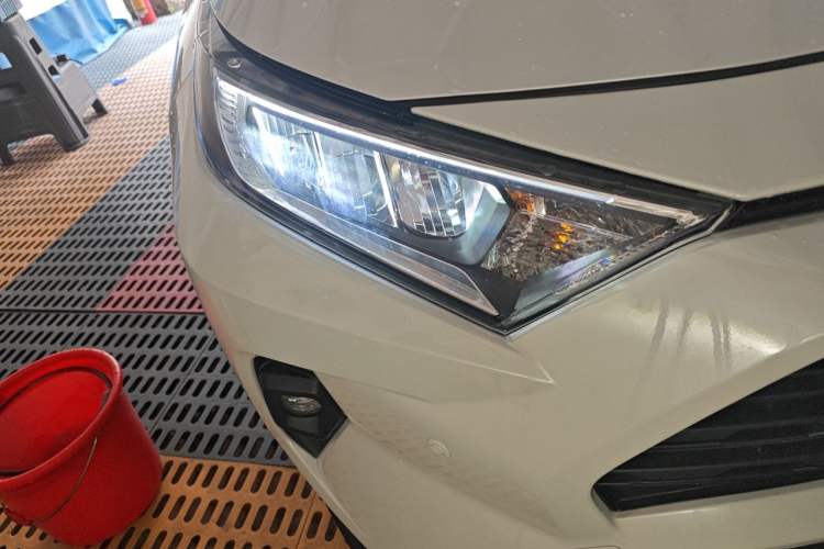 Used Toyota RAV4 2024 2.0L CVT Two-Wheel Drive Fashion Edition Right Front Headlight