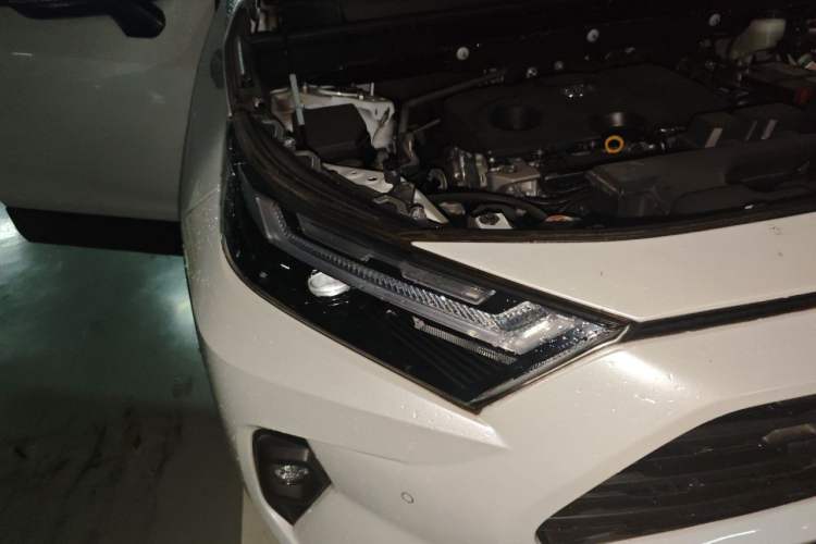Used Toyota RAV4 2024 2.0L CVT Two-Wheel Drive Fashion Edition Right Front Headlight