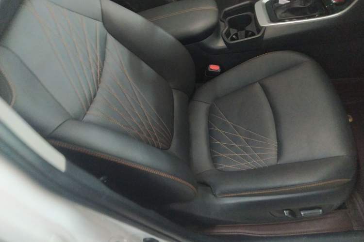 Used Toyota RAV4 2024 2.0L CVT Two-Wheel Drive Fashion Plus Edition Right Front Seat