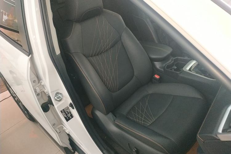 Used Toyota RAV4 2024 2.0L CVT Two-Wheel Drive Fashion Plus Edition Right Front Seat