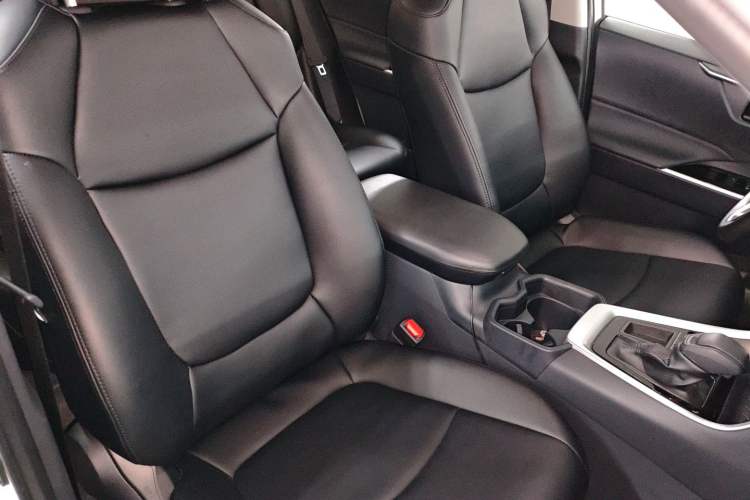 Used Toyota RAV4 2024 2.0L CVT Two-Wheel Drive Urban Edition Right Front Seat