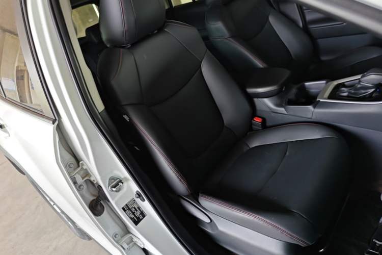 Used Toyota RAV4 2024 2.0L CVT Two-Wheel Drive Urban Edition Right Front Seat