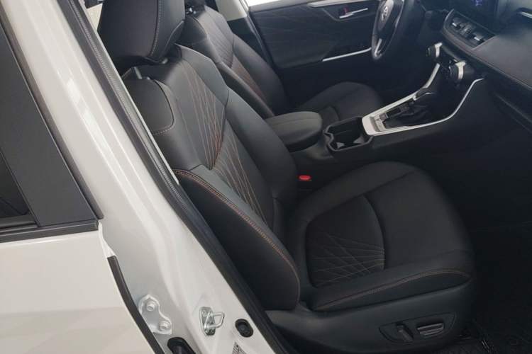 Used Toyota RAV4 2024 Dual-Motor 2.5L E-CVT Two-Wheel Drive Elite Plus Edition Right Front Seat