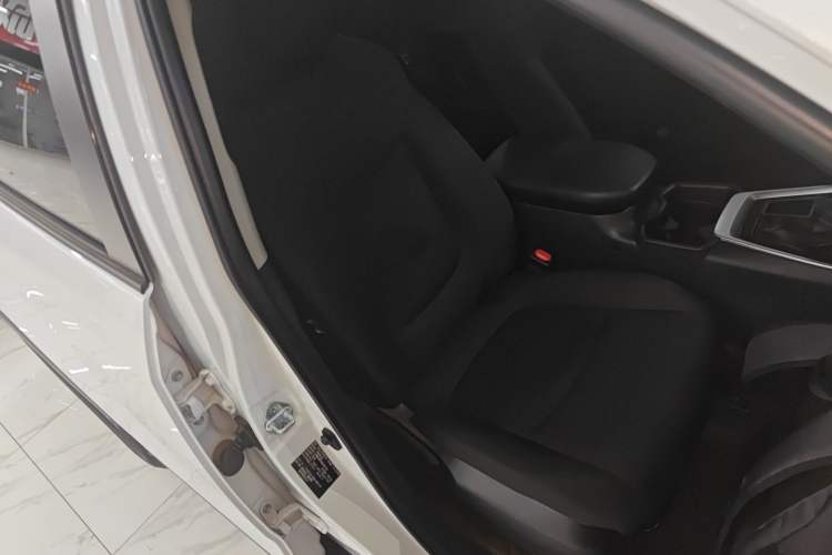 Used Toyota RAV4 2024 2.0L CVT Two-Wheel Drive Urban Edition Right Front Seat