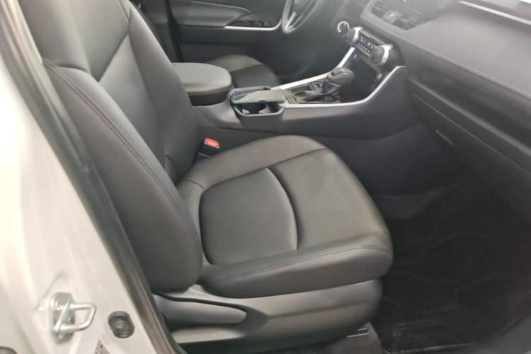 Used Toyota RAV4 2024 2.0L CVT Two-Wheel Drive Urban Edition Right Front Seat