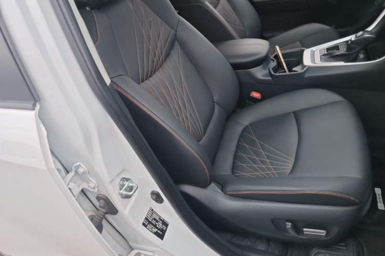 Used Toyota RAV4 2024 Dual-Motor 2.5L E-CVT Two-Wheel Drive Elite Plus Edition Right Front Seat