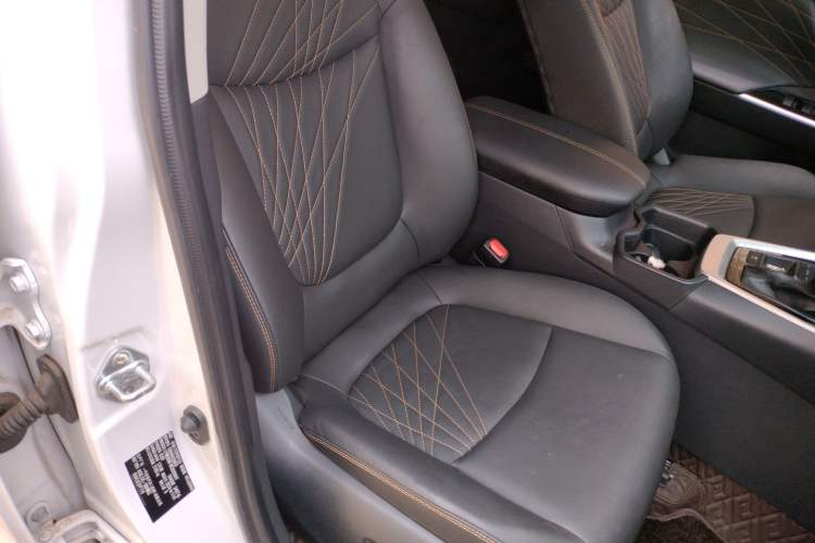 Used Toyota RAV4 2024 Dual-Motor 2.5L E-CVT Two-Wheel Drive Elite Plus Edition Right Front Seat