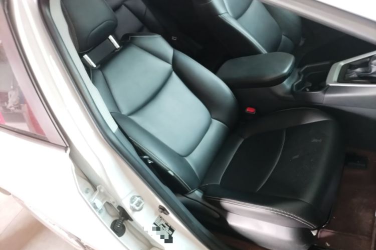 Used Toyota RAV4 2024 2.0L CVT Two-Wheel Drive Urban Edition Right Front Seat