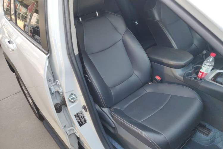 Used Toyota RAV4 2024 2.0L CVT Two-Wheel Drive Urban Edition Right Front Seat