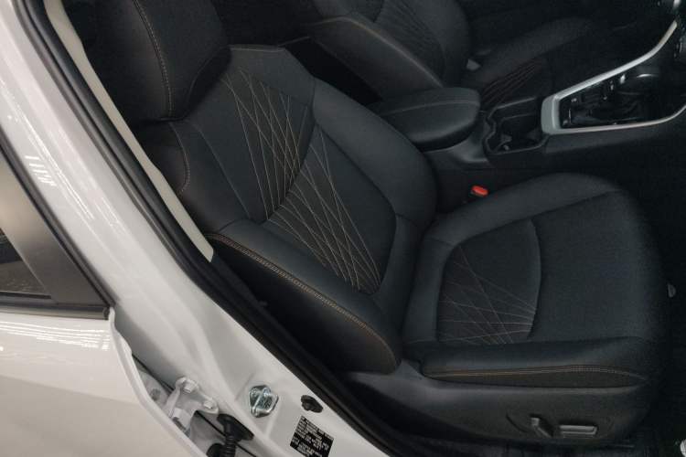 Used Toyota RAV4 2024 Dual-Motor 2.5L E-CVT Two-Wheel Drive Elite Plus Edition Right Front Seat