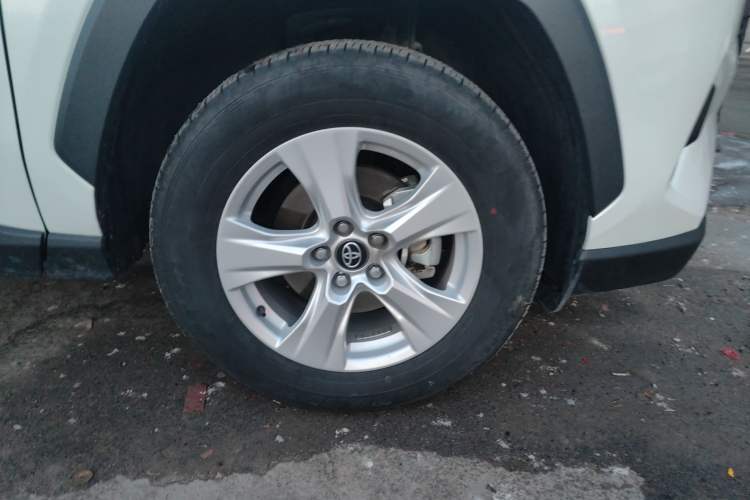 Used Toyota RAV4 2024 2.0L CVT Two-Wheel Drive Urban Edition Right Front Wheel Hub