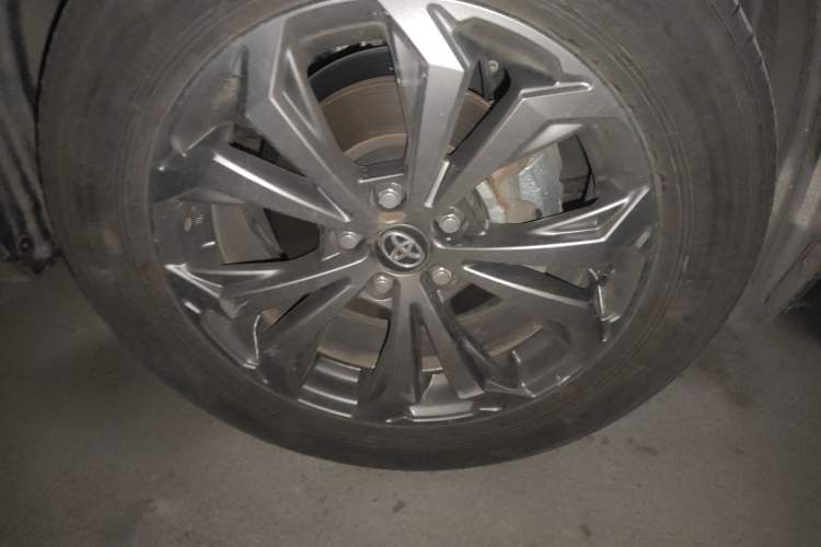 Used Toyota RAV4 2024 2.0L CVT Two-Wheel Drive Fashion Plus Edition Right Front Wheel Hub
