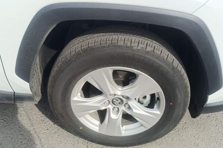 Used Toyota RAV4 2024 2.0L CVT Two-Wheel Drive Urban Edition Right Front Wheel Hub