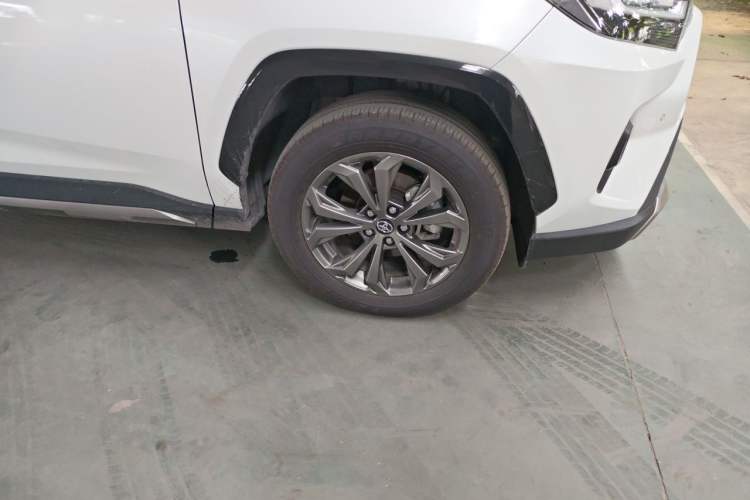 Used Toyota RAV4 2024 2.0L CVT Two-Wheel Drive Fashion Plus Edition Right Front Wheel Hub