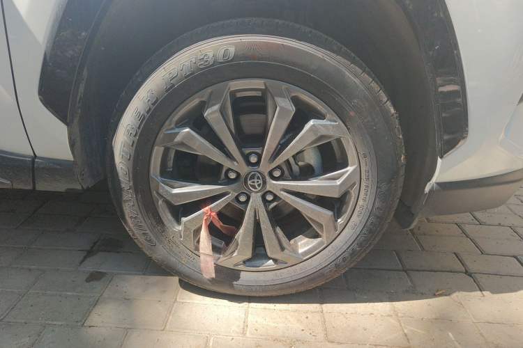 Used Toyota RAV4 2024 2.0L CVT Two-Wheel Drive Fashion Plus Edition Right Front Wheel Hub