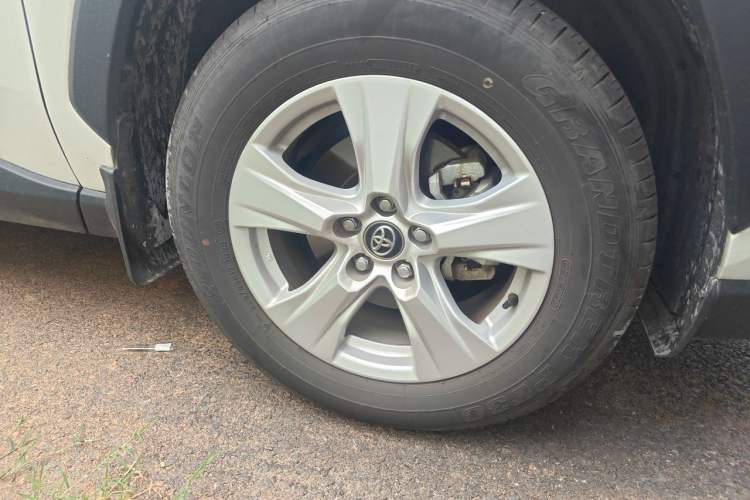 Used Toyota RAV4 2024 2.0L CVT Two-Wheel Drive Urban Edition Right Front Wheel Hub