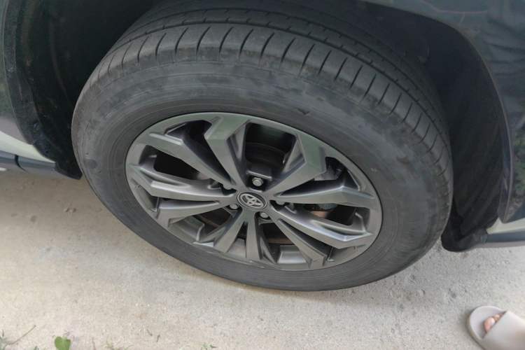 Used Toyota RAV4 2024 2.0L CVT Two-Wheel Drive Fashion Plus Edition Right Front Wheel Hub