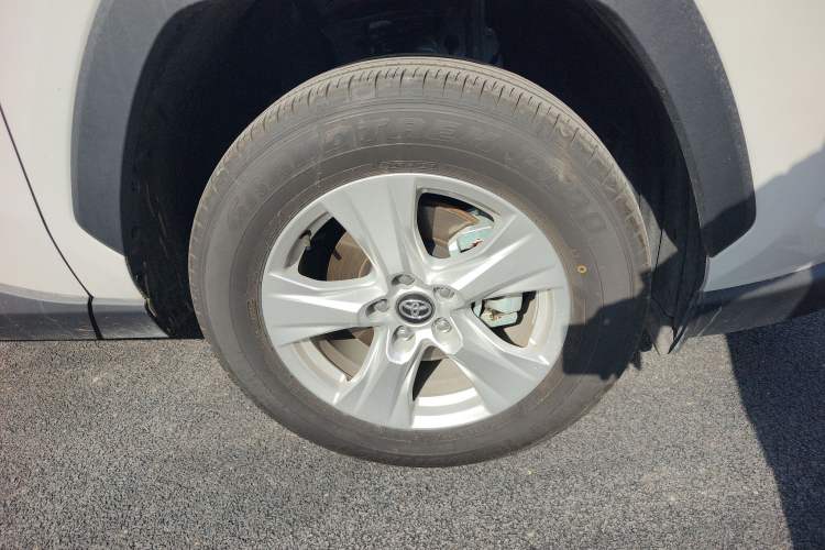 Used Toyota RAV4 2024 2.0L CVT Two-Wheel Drive Urban Edition Right Front Wheel Hub
