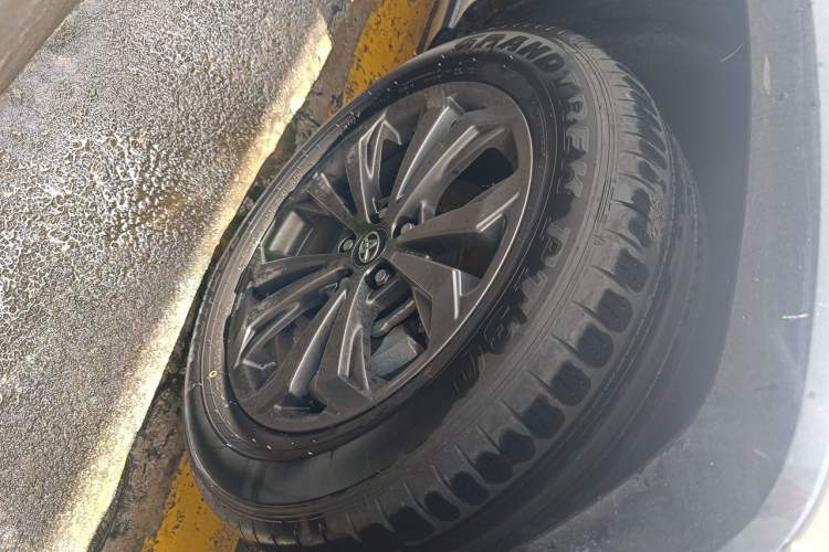 Used Toyota RAV4 2024 2.0L CVT Two-Wheel Drive Fashion Plus Edition Right Front Wheel Hub