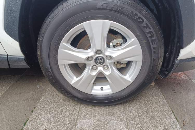 Used Toyota RAV4 2024 2.0L CVT Two-Wheel Drive Urban Edition Right Front Wheel Hub