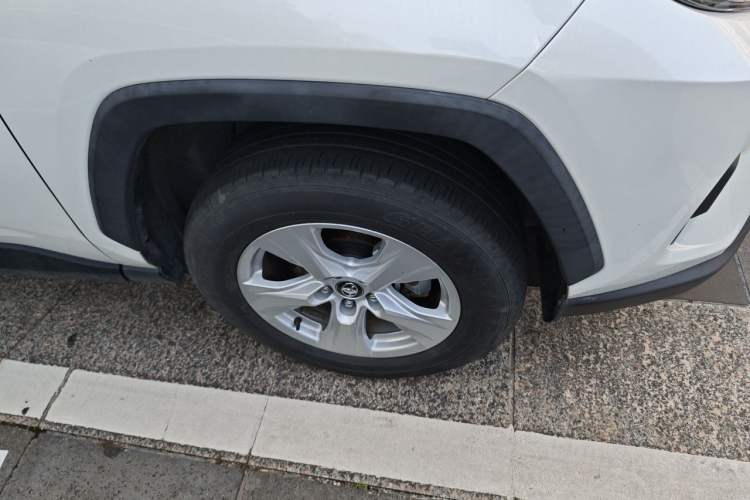 Used Toyota RAV4 2024 2.0L CVT Two-Wheel Drive Urban Edition Right Front Wheel Hub