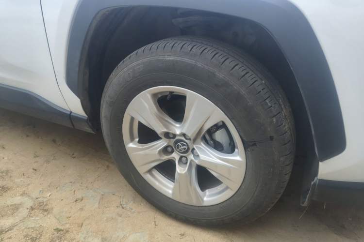 Used Toyota RAV4 2024 2.0L CVT Two-Wheel Drive Urban Edition Right Front Wheel Hub