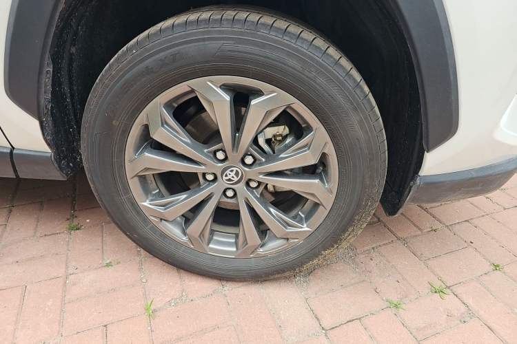 Used Toyota RAV4 2024 2.0L CVT Two-Wheel Drive Fashion Edition Right Front Wheel Hub