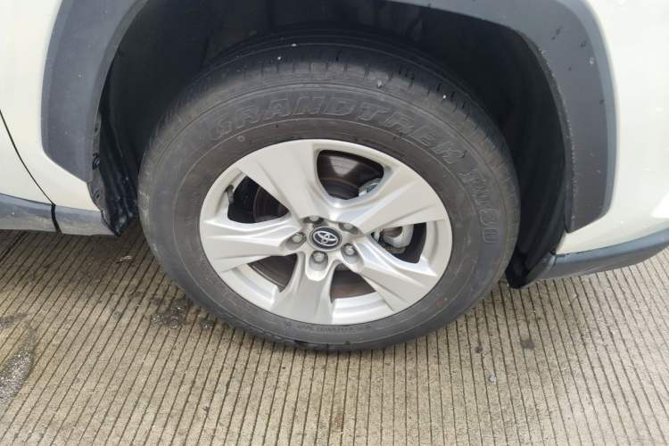 Used Toyota RAV4 2024 2.0L CVT Two-Wheel Drive Urban Edition Right Front Wheel Hub