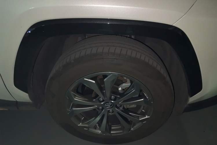 Used Toyota RAV4 2024 2.0L CVT Two-Wheel Drive Fashion Plus Edition Right Front Wheel Hub