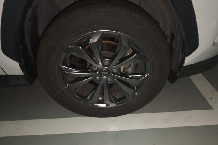 Used Toyota RAV4 2024 2.0L CVT Two-Wheel Drive Fashion Edition Right Front Wheel Hub
