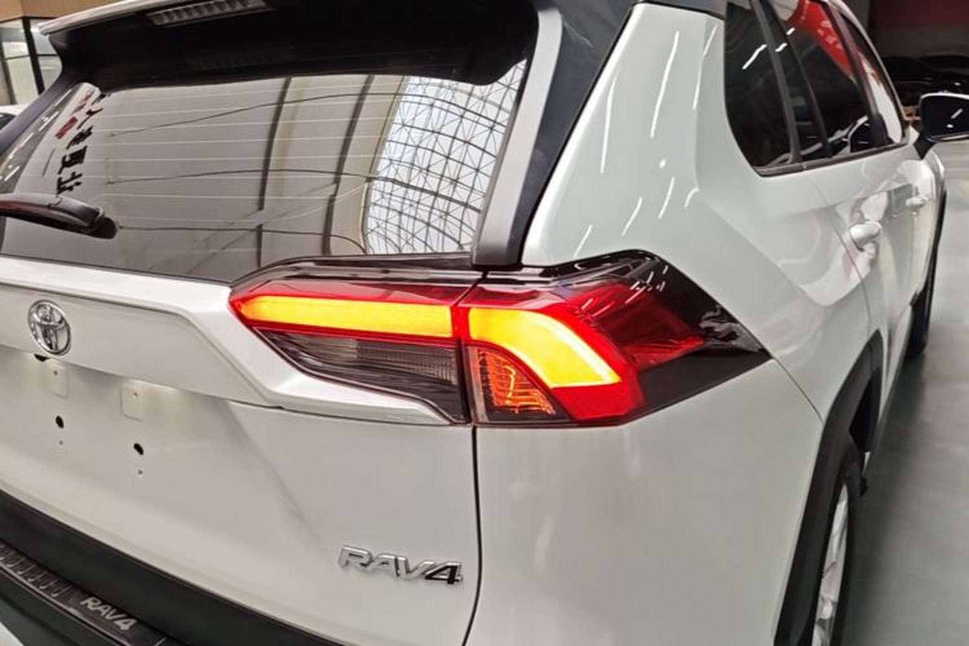Used Toyota RAV4 2024 2.0L CVT Two-Wheel Drive Urban Edition Right Rear Taillight